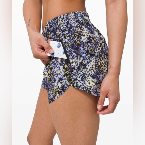 Lululemon Tracker Short V Women's Size 4 US Purple White Floral 4" Inseam Run - Picture 8 of 10